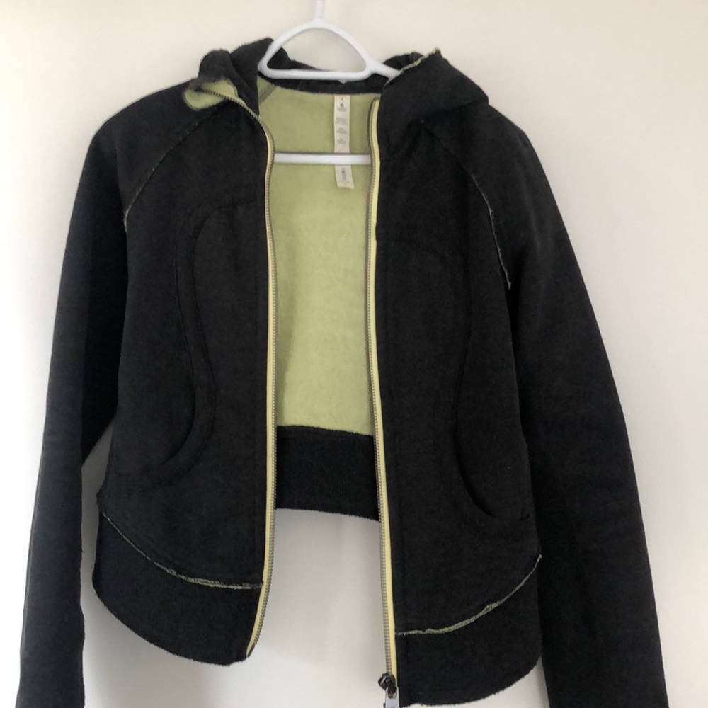 Lululemon hoodie dark gray size 4 like new